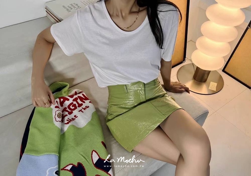 亮面皮革短裙